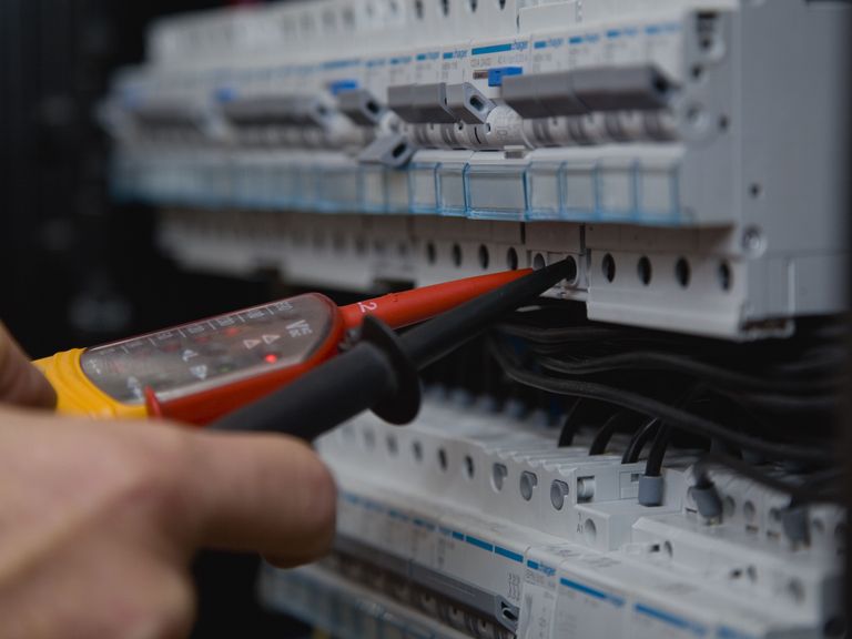 Werkstück - Bau und Handwerk Berlin - Leistungen - Elektrotechnik - Elektroinstallation Werkstück - Bau und Handwerk Berlin - Leistungen - Elektrotechnik - Elektroinstallation